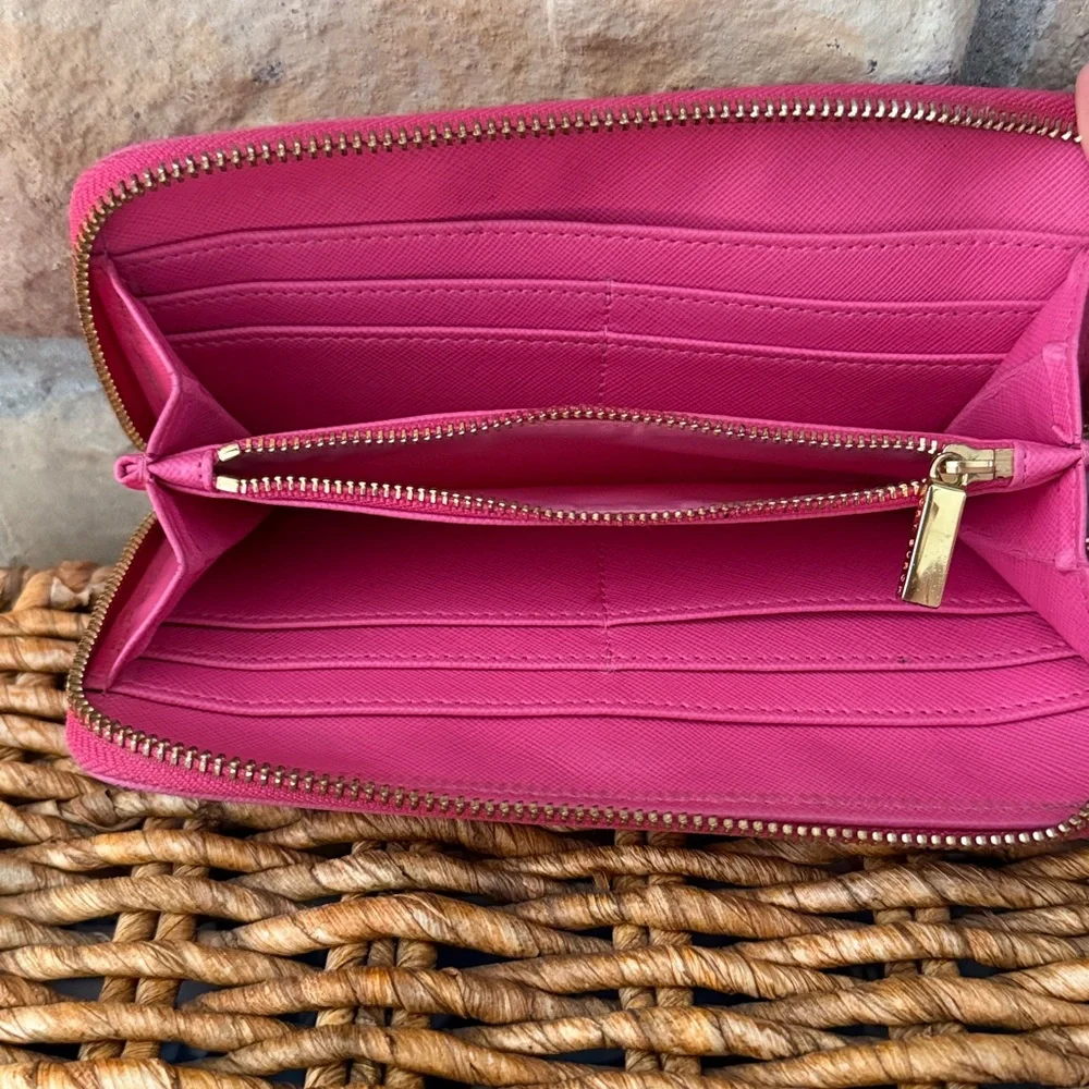 Tory Burch Robinson Pink Saffiano Leather zip around Continental Wallet
